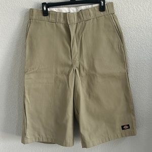 Dickies Loose Fit Bucket leg shorts